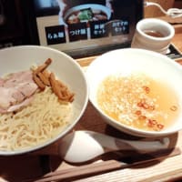 丸の内のラーメン屋「すぎ本」