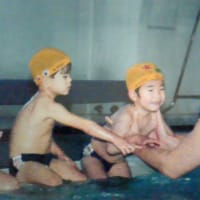 少年初心水泳カリキュラム　２－②　水のかけっこ