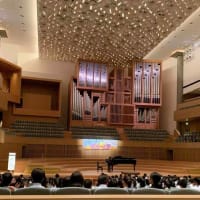 外出してコンサートホールへ