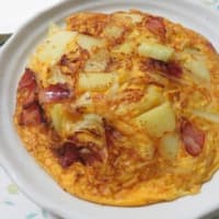 ロールキャベツにスパニッシュオムレツを添えて