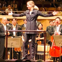カリーナ・カネラキス ✕ アリス＝紗良・オット ✕ 東京都交響楽団でラヴェル「ピアノ協奏曲ト長調」、マーラー「交響曲第１番」を聴く～都響第１０２３回定期演奏会Bシリーズ