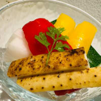 暑い夏にぴったりの食欲をそそる酸味を効かせた「自然薯と彩り野菜のピクルス」！
