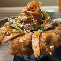 人気「黒家 本店」の豚野郎丼 豚の蒲焼！