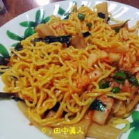 ピックルス食べきりご飯がススムキムチのせヤマサ醤油コラボご飯がススムのキムチまぜ麺②