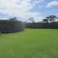 座喜味城・・・沖縄本島の中部、読谷村にあるユネスコ世界遺産　美しい海を見ながら、中世の頃の情景を想像することが出来ました