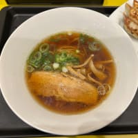 【千葉 下総中山】 松軒中華食堂 下総中山店「醤油ラーメン(580円)＋餃子3個(200円)」