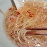 丸の内のラーメン屋「すぎ本」