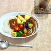 夏野菜で朝カレー😋