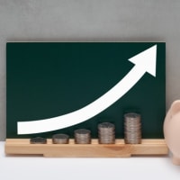 お金を貯めようと思っても貯められない人の特徴とは？意識したいポイントも解説