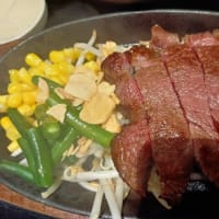 本日のランチは阪急高槻駅前の明石八高槻店で。ステーキ定食を。