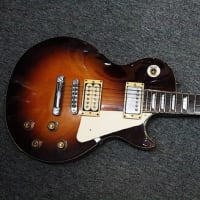同価格帯の新旧ギター