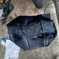バイクのシートも上手く張れない