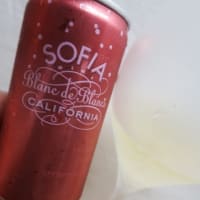 缶スパークリングワイン「SOFIA」を冷蔵庫にスタンバイ