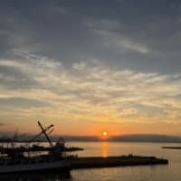 今日の “夕陽” は、ともえ大橋から．．．