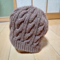 縄編み柄帽子