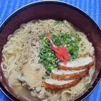【06/05晩御飯】豊国ヌードル×東洋水産味噌スープで有田鶏手羽元ラーメン、これで使い切ったんだね：D
