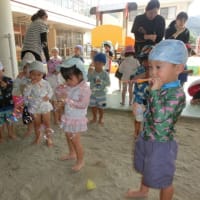 【ひよこ組・ぱんだ組】しゃぼん玉・水遊びをしたよ🫧