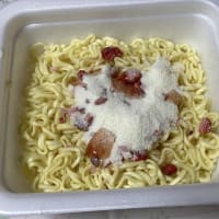 明星　一平ちゃん夜店の焼そば　ショートケーキ味　（明星食品）