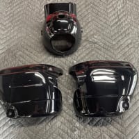 サイドカバー&ライトケースのペイントです。