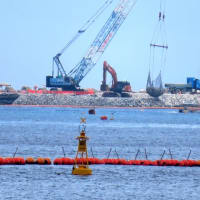５月１９日の辺野古側埋め立て工区と大浦湾の様子