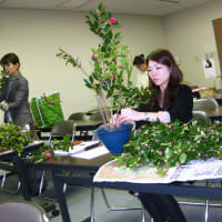 池坊立花指定花器」を使用スタート - 「池坊・花のあけちゃん