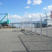 金沢港大野岸壁に立入防止柵を設置しました。
