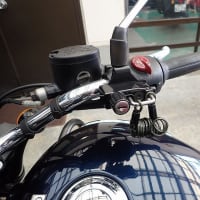 もう直ぐ夏休みですね！お出掛けの計画は決まりましたか？ROYAL ENFIELD METEOR350に付いてるシートバック、これ良いかも！