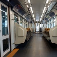 空をコンセプトに掲げる新世代車両、千葉都市モノレール0形「URBAN FLYER」