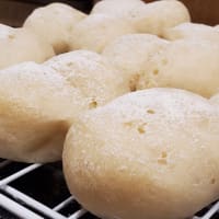 白いおしりぱん焼きました☆編み物も…♪