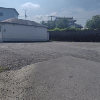 朝１番から暑い日曜日、朝１番駐車場の草刈り