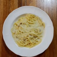 お昼はカルボナーラ
