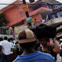 Hospitals destroyed in Haiti\'s flattened capital