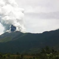 活発なカンラオン火山