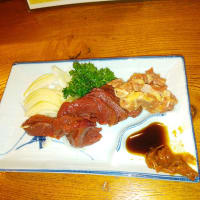 桜と言えば馬刺し。馬刺しと言えば福島県会津の坂下では辛子ニンニク味噌でいただくと言う