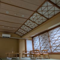 大広間でひとり寝る（瀬波温泉）