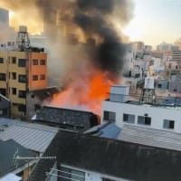 ６日　横浜中華街で火災、複数の建物焼ける　にぎわう観光地が騒然　煙と焦げた臭いが漂う
