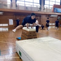 高等部体育「器械運動」