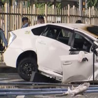 【大阪市淀川区】乗用車がノーブレーキで歩行者に突っ込み炎上。