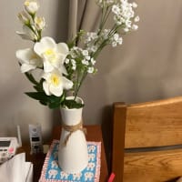 ダイソーの造花で、ちょっと華やかに‼️