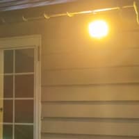 人感 センサーライト   LED投光器 取り付け