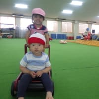 土曜保育　異年齢児　体育館活動