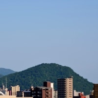 2025.06.29(日)AM06:32の藻岩山・平和祈念塔・手稲山・三角山・円山
