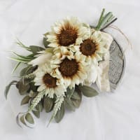 夏のドア飾りレッスン　白いひまわりのスワッグとお仏花