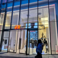 原宿の新店H&Mを体験！店内の雰囲気やセルフレジに注目