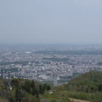 初のロープウェイで藻岩山山頂へ