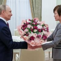 安倍昭恵さんがプーチン氏と面会　侵攻直後に安倍氏が「会いたがっていた」と明かす