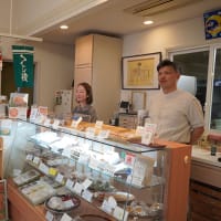 店に戻ってきた看板