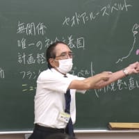 絵と、朗々と響く名調子で、生徒たちの夏を応援します。