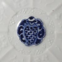 古伊万里　稜花型繋文染付扇文陽刻七寸皿