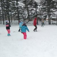 1日目グラウンド雪遊び＠2023年末冬キャンプ